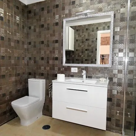 Apartamento Beautiful With Large Terrace Close To The