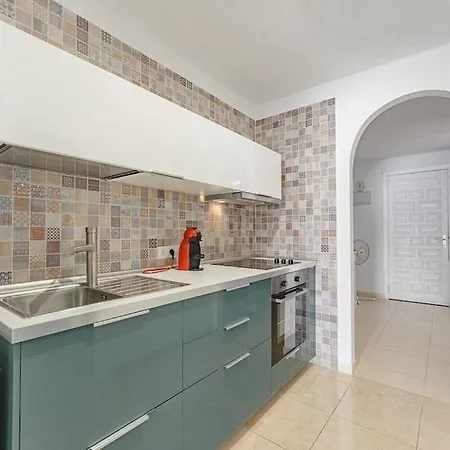 Beautiful With Large Terrace Close To The Apartament Arona (Tenerife)