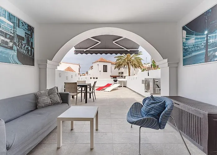 Beautiful With Large Terrace Close To The Arona