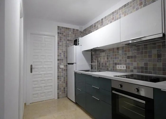 Beautiful With Large Terrace Close To The Arona